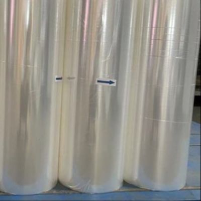 Rollo de película contraída de PVC doblada en el centro de 25 micrones para libros de cosméticos