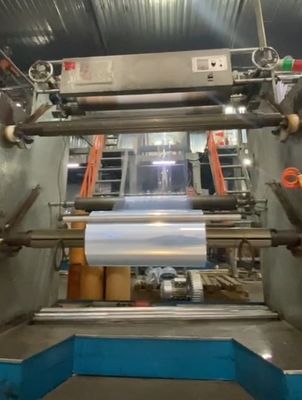 Película de contracción de máquina resistente a la humedad para una protección duradera del producto
